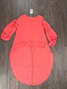 NWT *CORAL* PrettyGarden Hi Low Blouse